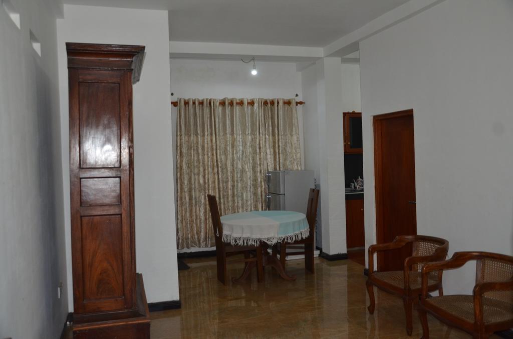 Dams Place Galle Ruang foto